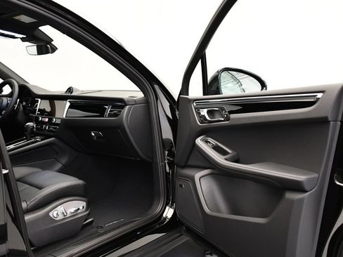 Certified 2026 Porsche Macan AWD/4WD image 50