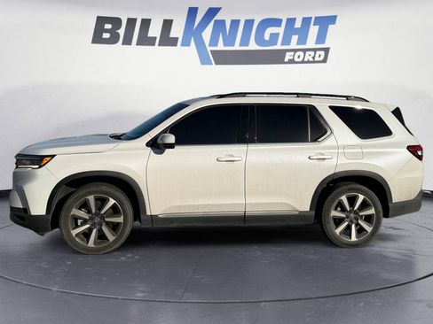 Used 2024 Honda Pilot Touring image 2