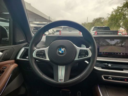 Used 2025 BMW X5 xDrive40i w/ M Sport Package AWD/4WD image 19