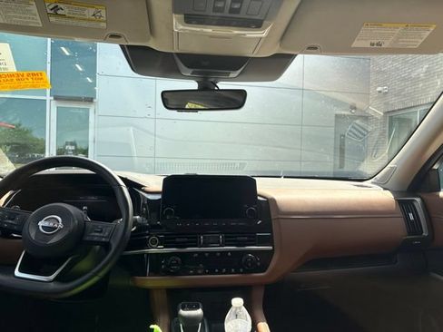 Used 2023 Nissan Pathfinder Platinum AWD/4WD image 29