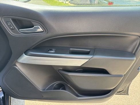 Used 2022 Chevrolet Colorado LT w/ Fleet Safety Package image 28