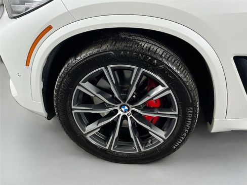 Used 2021 BMW X5 xDrive40i w/ M Sport Package image 24