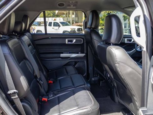 Used 2022 Ford Explorer XLT w/ Equipment Group 202A image 14