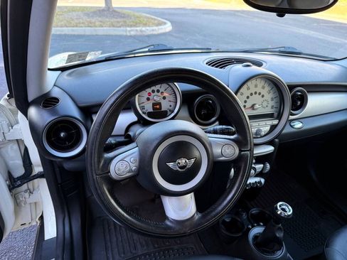 Used 2010 MINI Cooper Hardtop FWD image 12