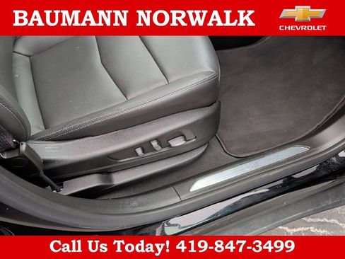Used 2025 Cadillac XT5 Premium Luxury AWD/4WD image 13