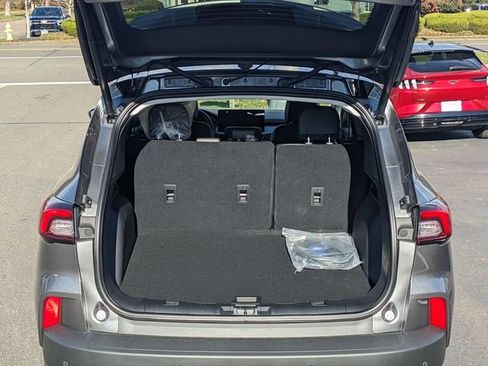 New 2026 Ford Escape SE w/ PHEV Premium Package FWD image 29