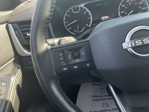 Used 2025 Nissan Rogue SV FWD image 39