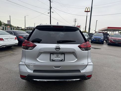 Used 2018 Nissan Rogue SL FWD image 6
