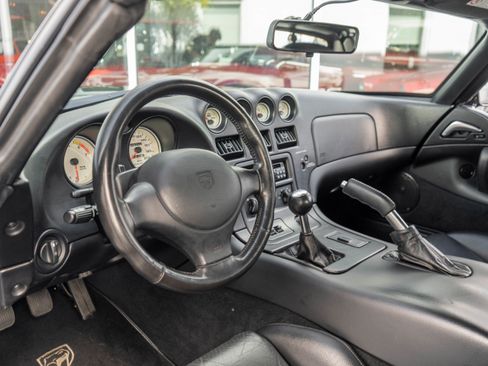 Used 2000 Dodge Viper RT/10 RWD image 9