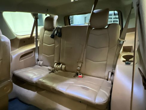 Used 2016 Cadillac Escalade ESV Platinum image 9