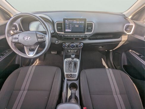 Used 2024 Hyundai Venue SEL FWD image 16