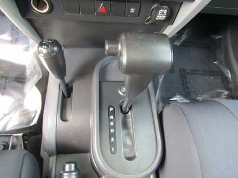 Used 2008 Jeep Wrangler Unlimited Sahara w/ Dual Top Group AWD/4WD image 26