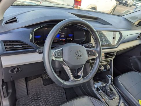 Certified 2023 Volkswagen Taos SE image 8