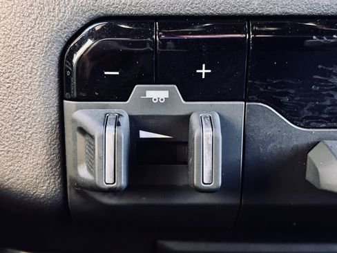 Used 2021 RAM 1500 Big Horn image 32