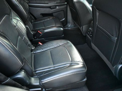 Used 2019 Ford Explorer Platinum AWD/4WD image 28