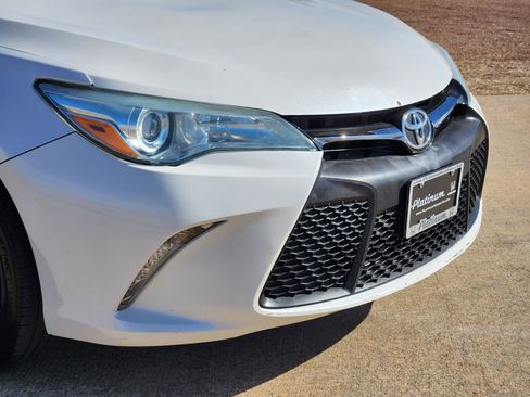 Used 2017 Toyota Camry LE image 12