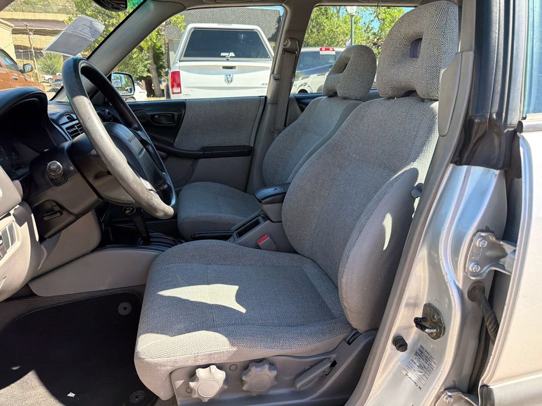 Used 2002 Subaru Forester L AWD/4WD image 9