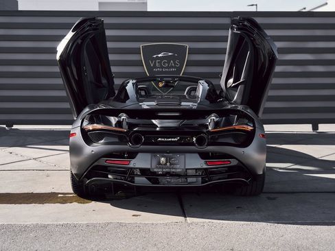 Used 2020 McLaren 720S image 24
