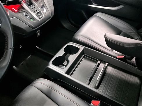 Used 2024 Honda Odyssey Sport image 13