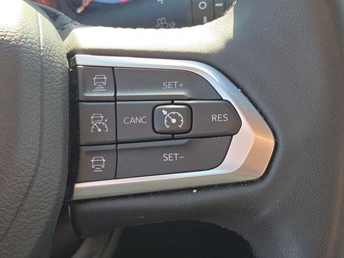 Certified 2025 Jeep Compass Limited AWD/4WD image 35