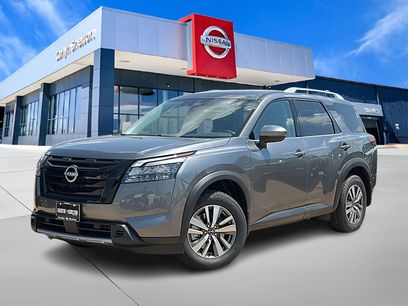 New 2025 Nissan Pathfinder SL w/ Black Appearance Package