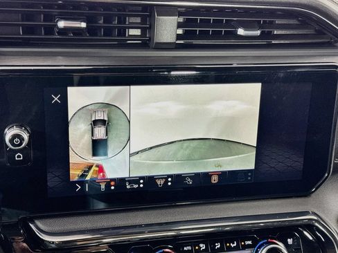 Used 2024 GMC Sierra 2500 AT4 w/ Technology Package AWD/4WD image 39