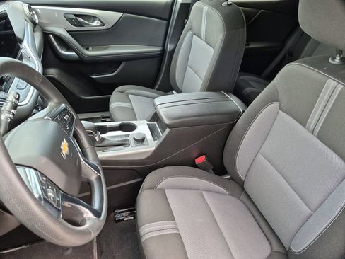 Used 2025 Chevrolet Blazer LT AWD/4WD image 24