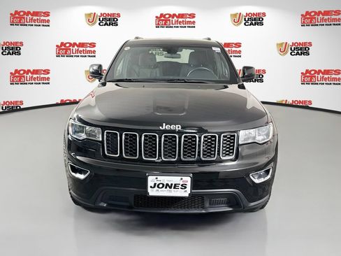 Used 2021 Jeep Grand Cherokee Laredo AWD/4WD image 11