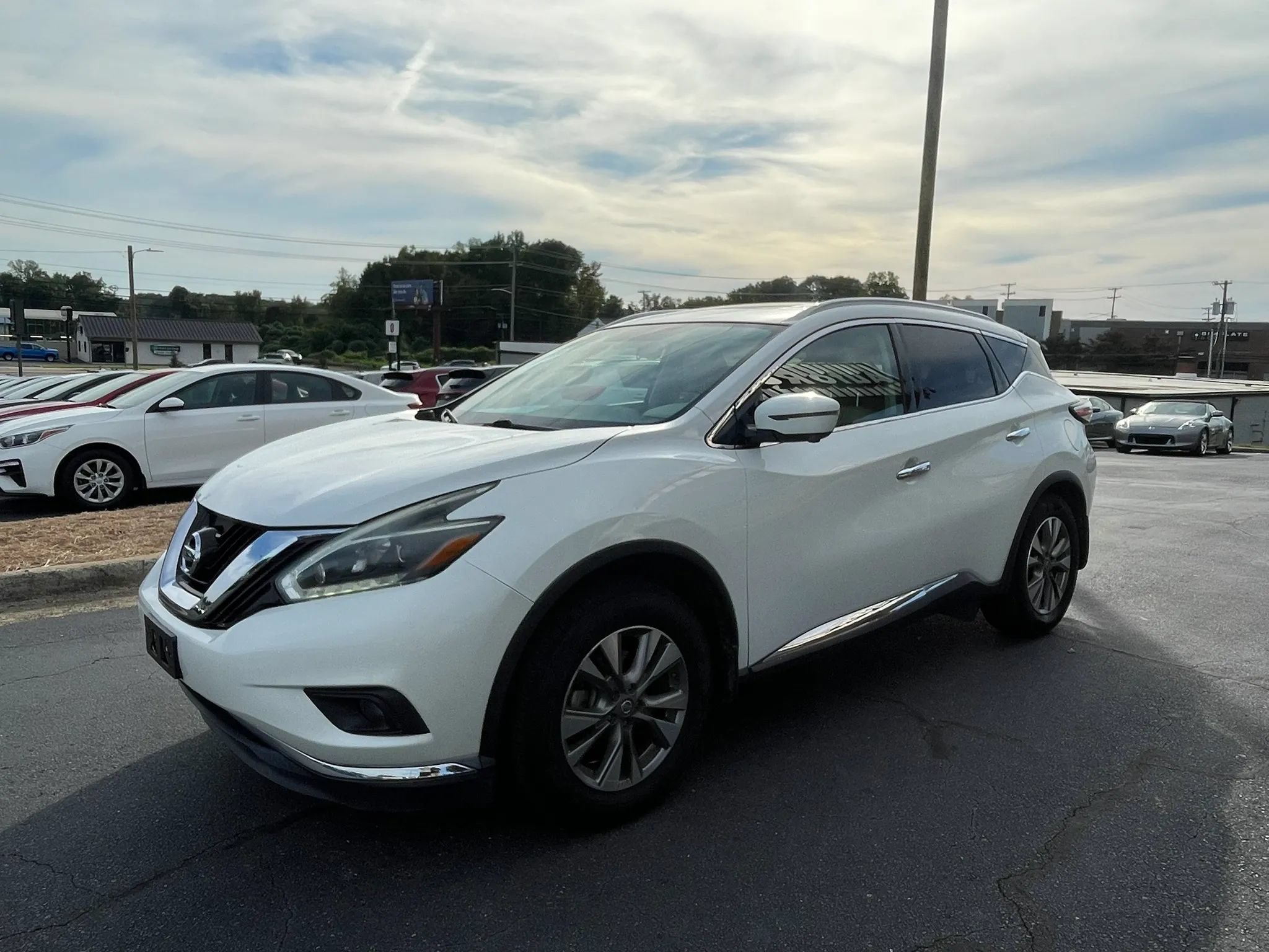 Used 2018 Nissan Murano SL w/ Moonroof Package FWD image 3