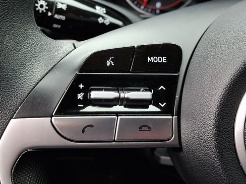 Used 2023 Hyundai Elantra SEL image 23