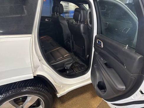 Used 2016 Jeep Grand Cherokee Overland image 21