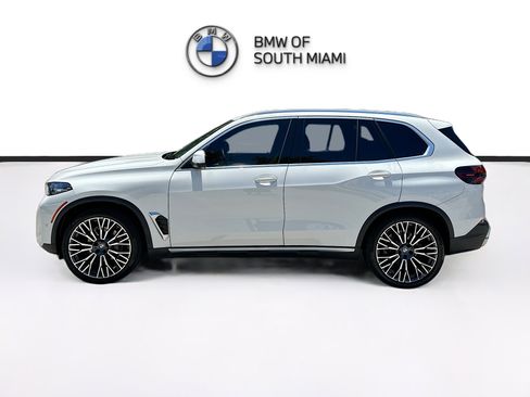 Certified 2024 BMW X5 sDrive40i w/ Parking Assistance Package RWD image 4