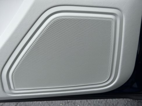 New 2026 Porsche Macan image 24