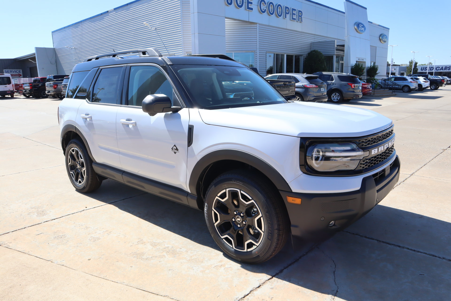 New 2026 Ford Bronco Sport Outer Banks w/ Outer Banks Tech Package+ AWD/4WD image 1