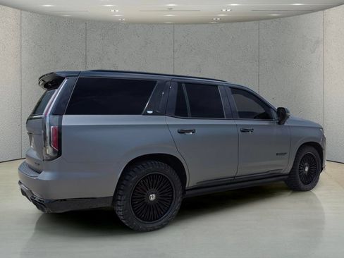 Used 2023 Cadillac Escalade V w/ LPO, ONYX Package AWD/4WD image 4