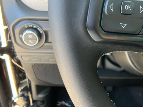 New 2025 Jeep Gladiator Sport image 21