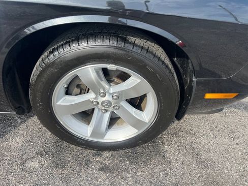 Used 2009 Dodge Challenger R/T image 32