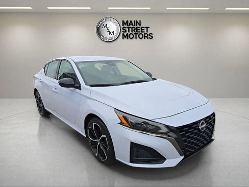 Used 2024 Nissan Altima 2.5 SR image 7