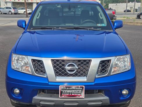 Used 2014 Nissan Frontier PRO-4X AWD/4WD image 3
