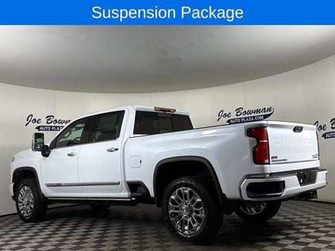 New 2026 Chevrolet Silverado 2500 High Country w/ High Country Premium Package AWD/4WD image 9