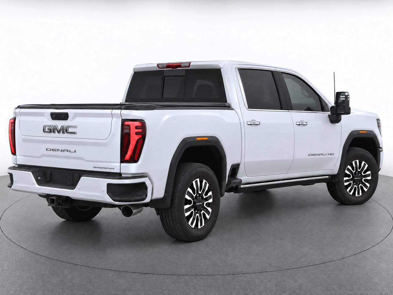 Used 2025 GMC Sierra 2500 Denali Ultimate AWD/4WD image 4