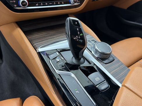 Used 2019 BMW 530i xDrive w/ M Sport Package AWD/4WD image 17