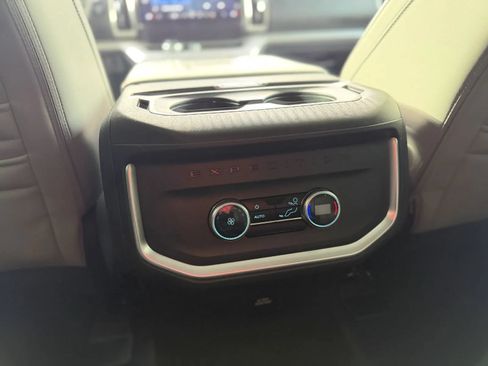 Used 2025 Ford Expedition Active AWD/4WD image 42