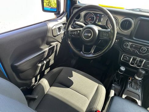 Used 2021 Jeep Gladiator Overland AWD/4WD image 19