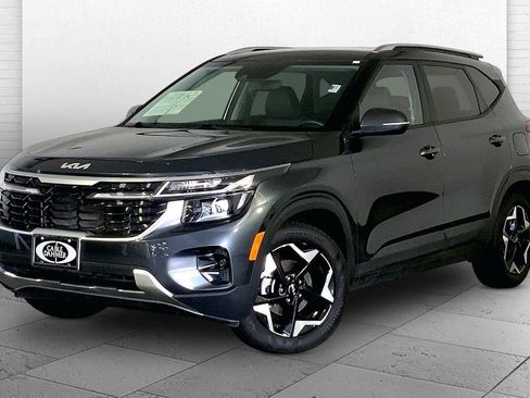 Certified 2025 Kia Seltos S FWD image 12