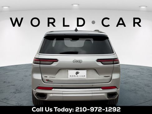 Used 2021 Jeep Grand Cherokee L Summit w/ Luxury Tech Group V AWD/4WD image 10