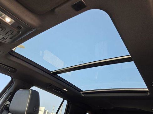 Used 2023 GMC Yukon SLT w/ SLT Premium Package image 68