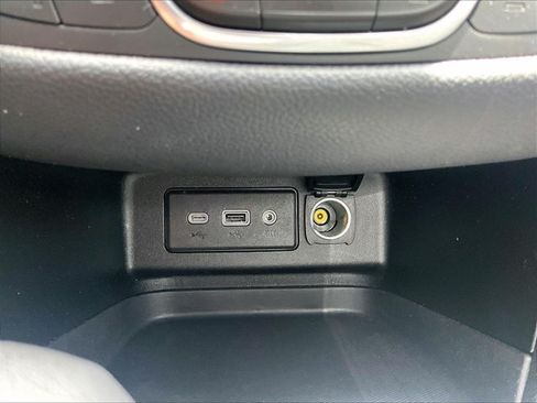 Used 2022 Chevrolet Equinox RS FWD image 24