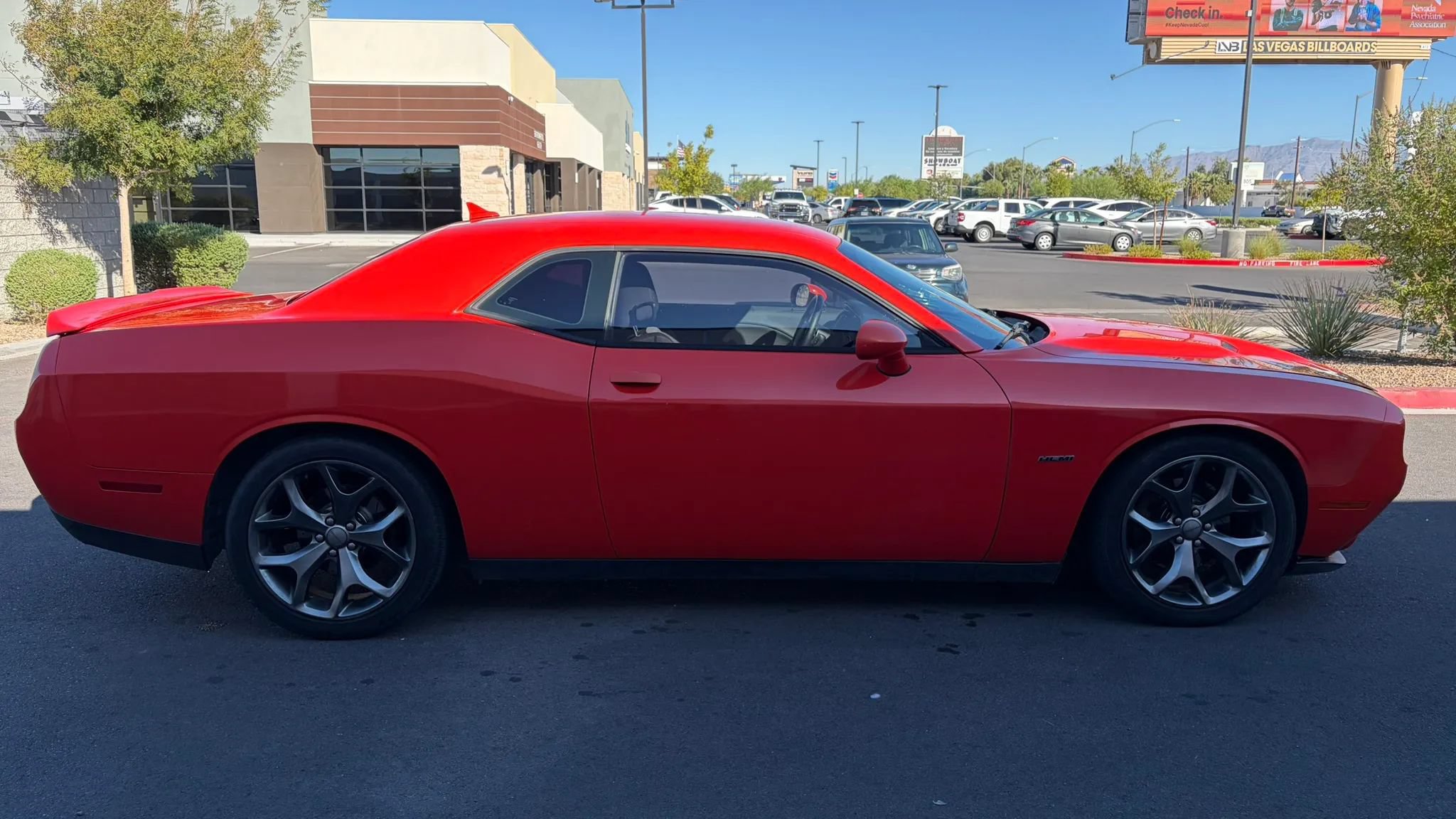 Used 2016 Dodge Challenger R/T w/ Driver Convenience Group RWD image 6