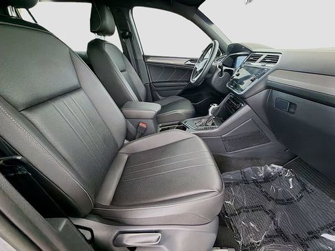 Used 2023 Volkswagen Tiguan SE R-Line FWD image 25